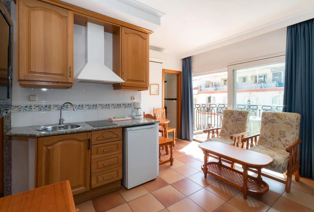 Apartamentos Leonor Carihuela Torremolinos