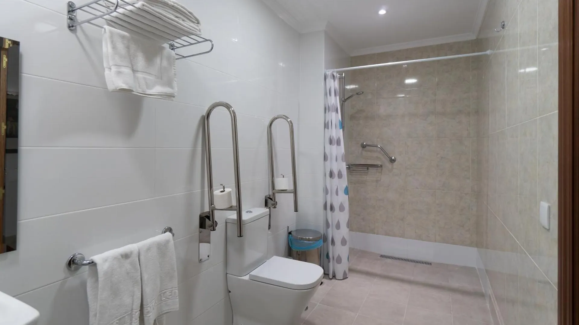 Apartamentos Leonor Carihuela Torremolinos 0*,  Spain