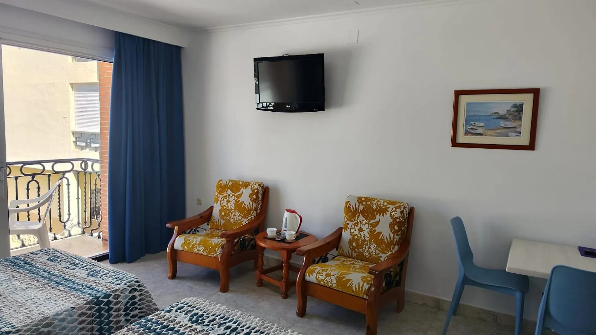 Apartamentos Leonor Carihuela Torremolinos 0*,