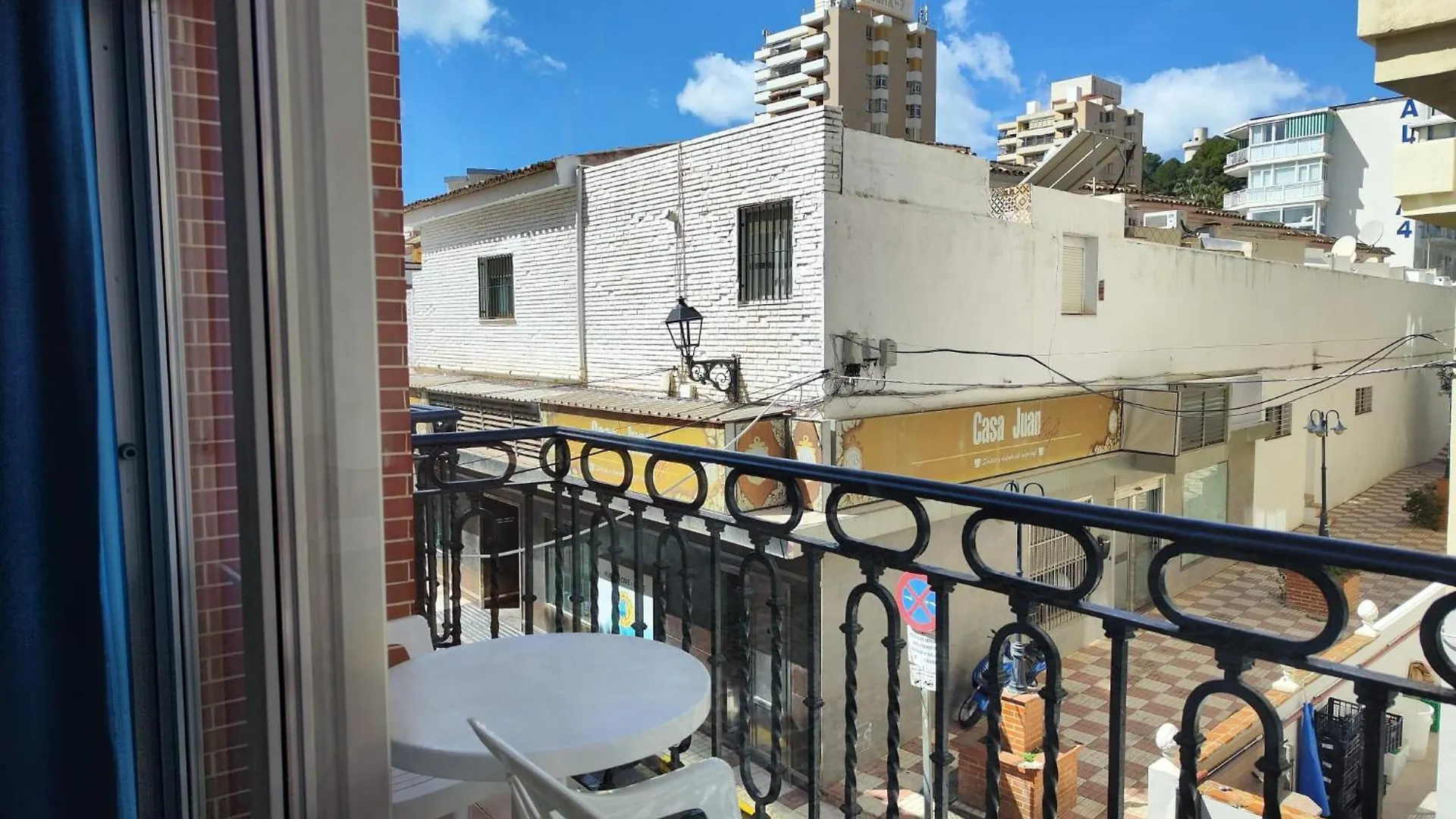 Apartamentos Leonor Carihuela Torremolinos