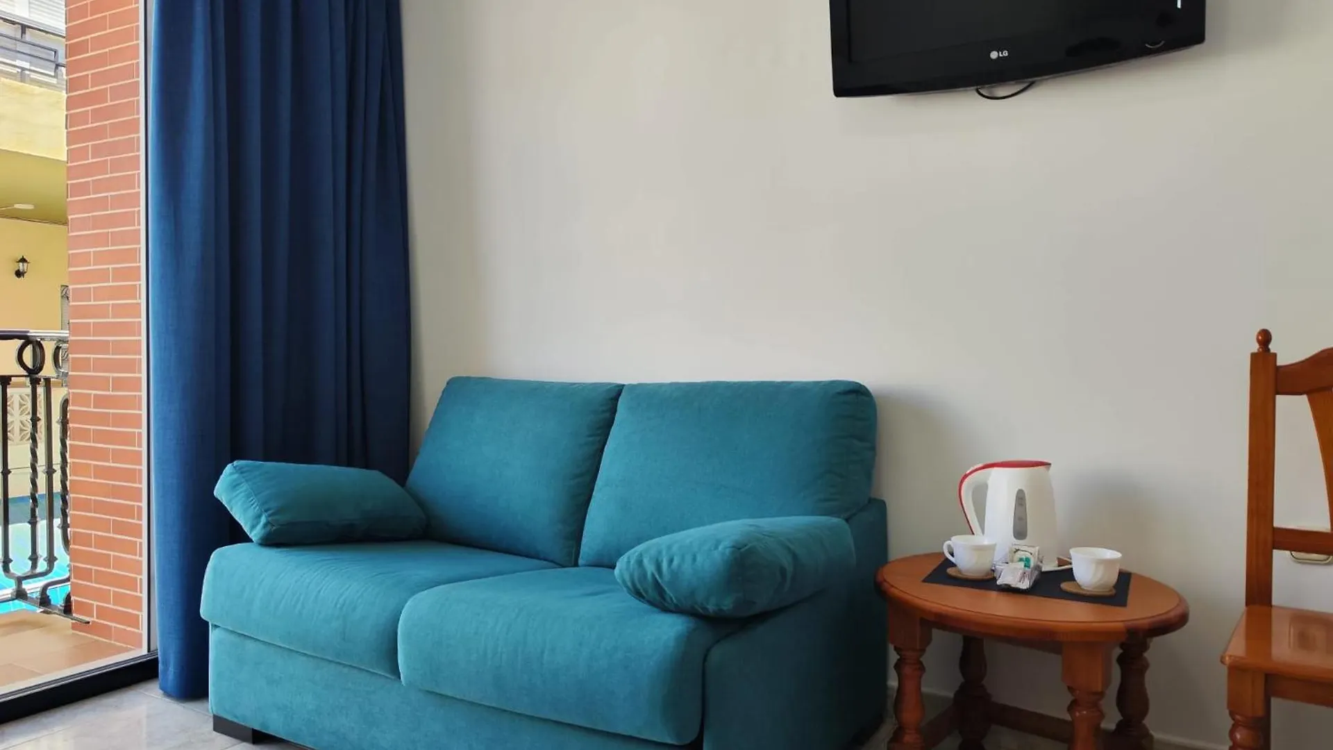 Apartamentos Leonor Carihuela Torremolinos Apartment