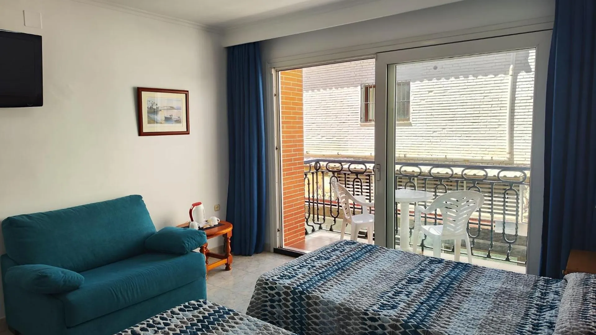 Apartment Apartamentos Leonor Carihuela Torremolinos Spain
