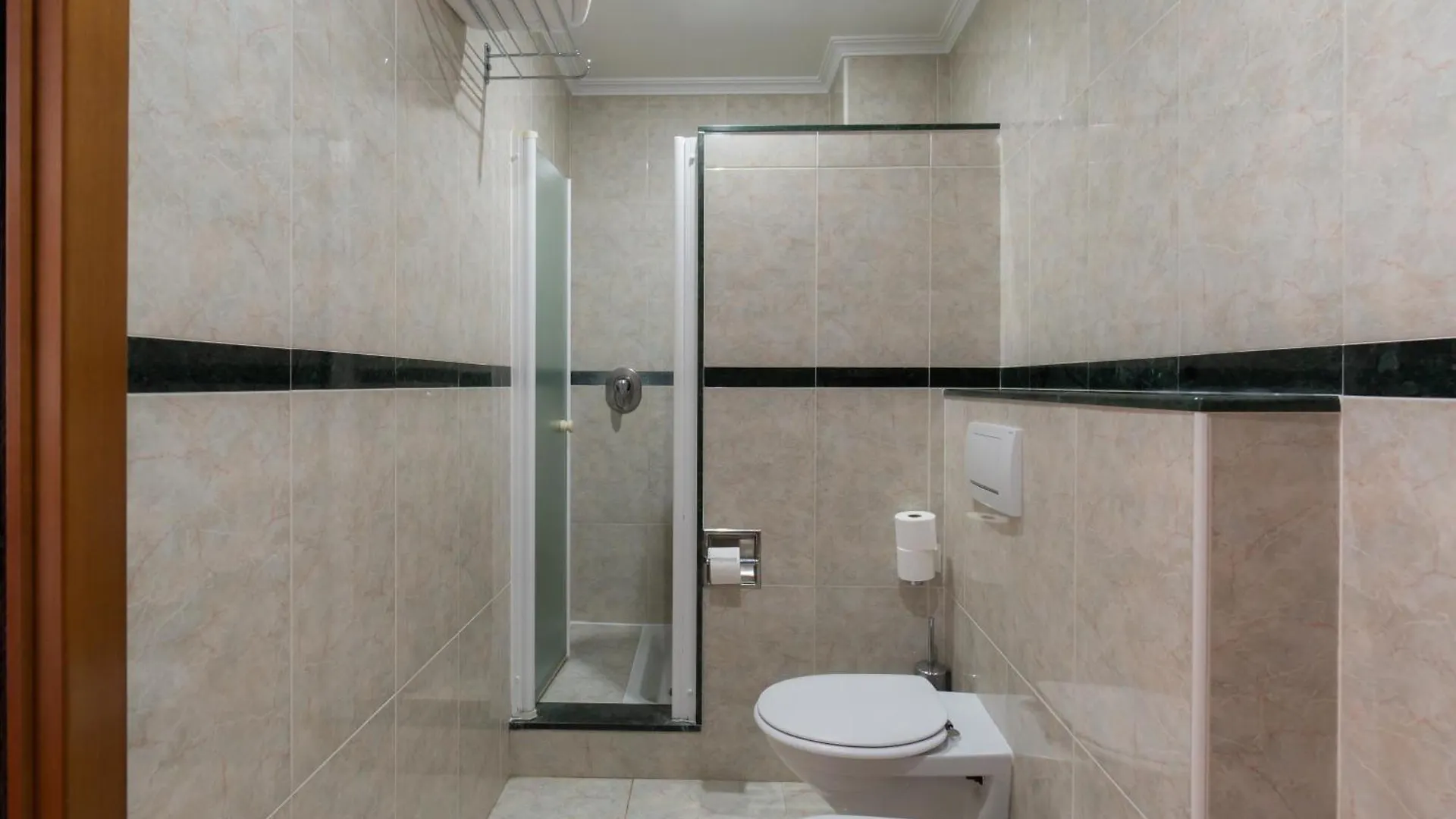 Apartamentos Leonor Carihuela Torremolinos Apartment