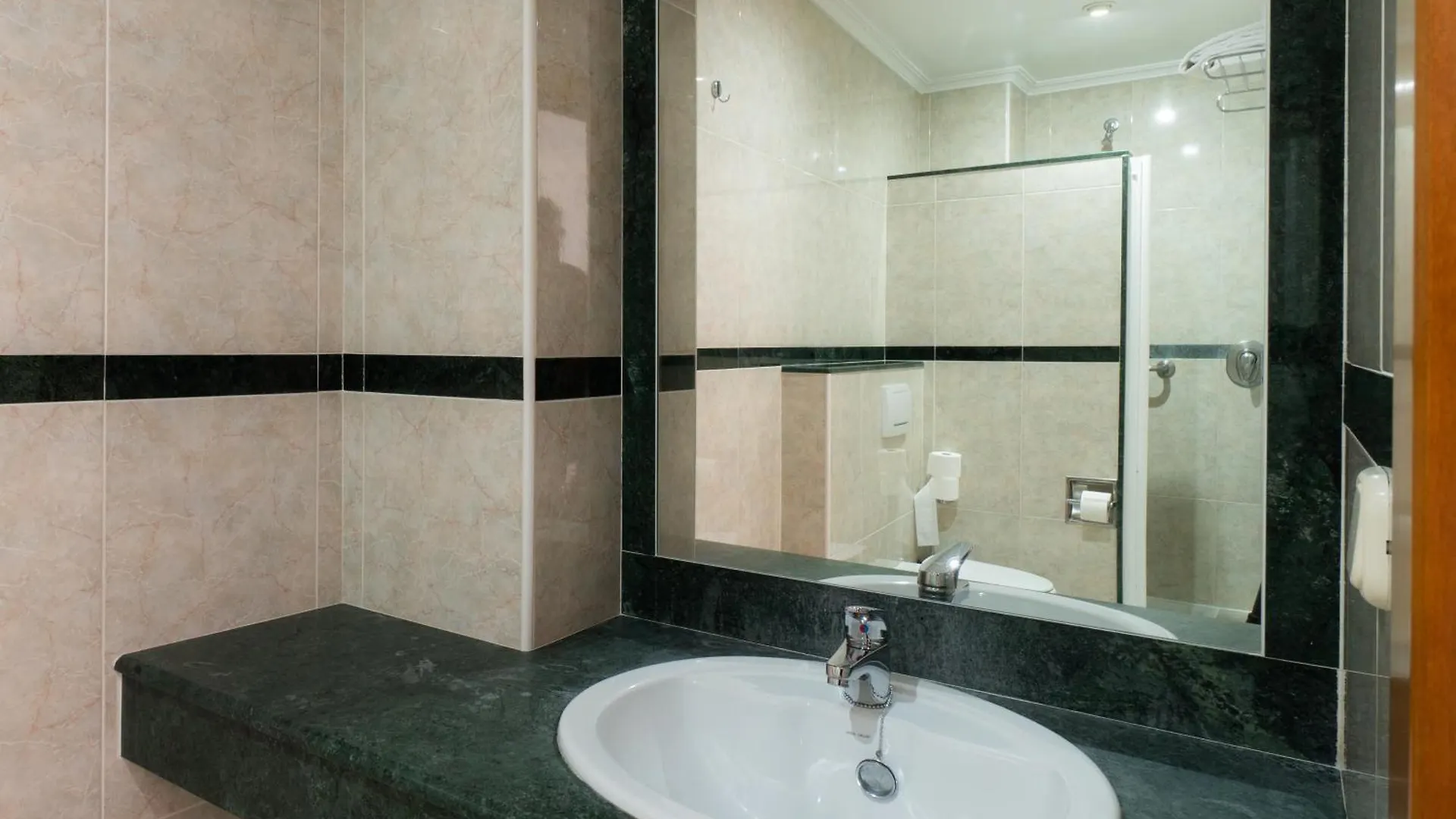 Apartment Apartamentos Leonor Carihuela Torremolinos Spain
