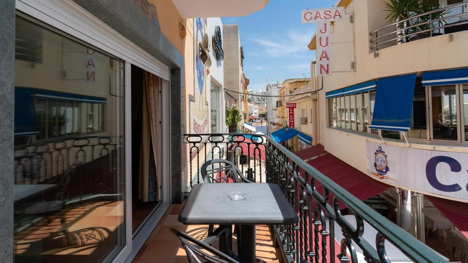Apartamentos Leonor Carihuela Torremolinos 0*,  Spain